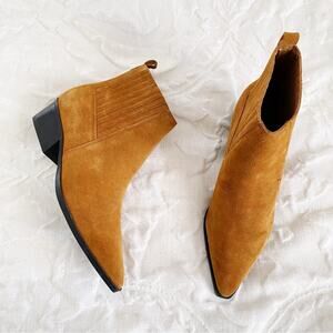 Marc Fisher Yarita Bootie Size 8.5 New
$179